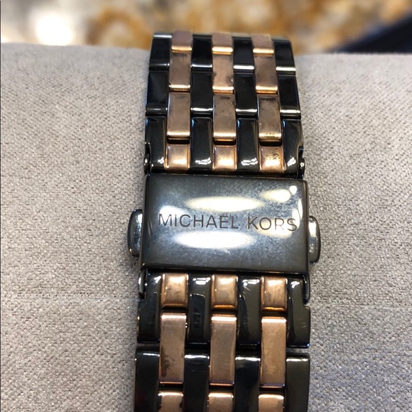 NWT Michael Kors Rose Bling Watch - Picture 4 of 7